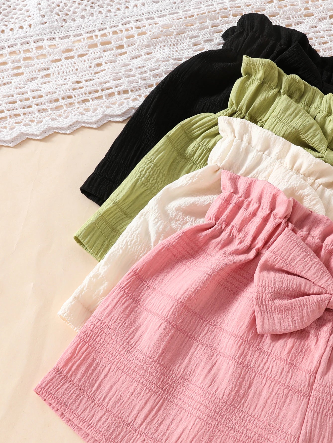 4pcs Girls' Casual Solid Color Polyester Shorts with 3D Bow Detail, Regular Fit Woven Fabric for Spring/Summer - 95% Polyester,