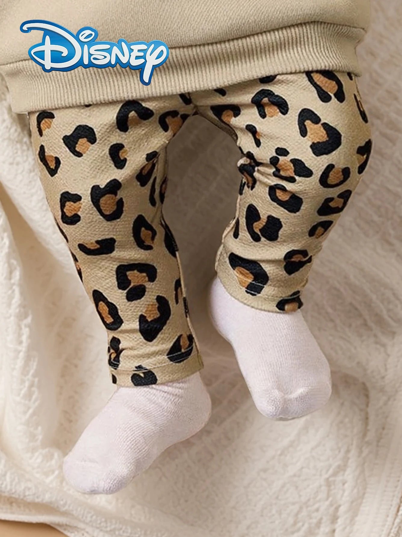 Disney Officially Licensed Mickey Mouse Autumn/Winter Casual Long-Sleeve and Long-Pants Set for Newborn Baby Girls, Featuring Leopard Print and Cute Cartoon Minnie Mouse Prints, Versatile and Comfortable Children's Clothing f