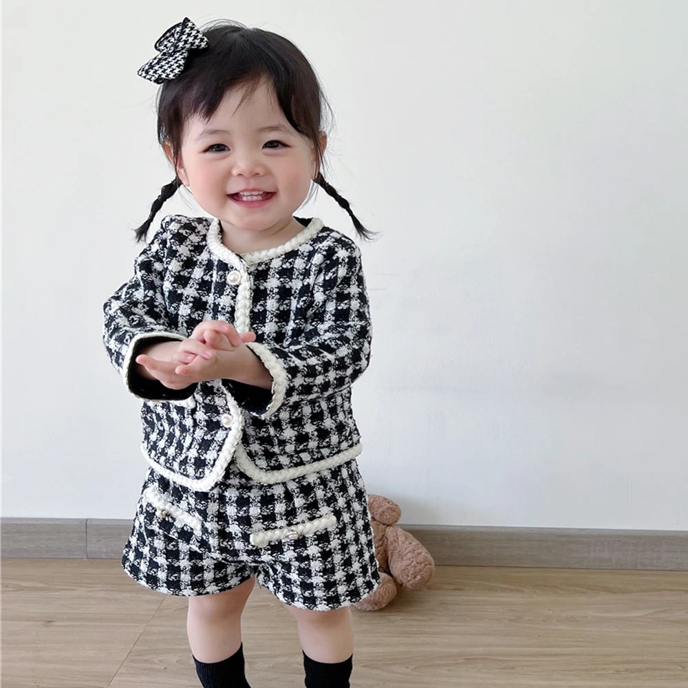 Two Piece Set For Spring And Autumn New Baby Boys And Girls' Tweed Black Plaid Long Sleeved Shirt With Open Coat And Short Pant